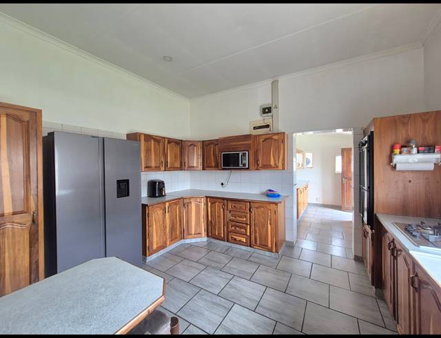 6 BEDROOM HOUSE FOR SALE IN BRAKPAN CENTRAL